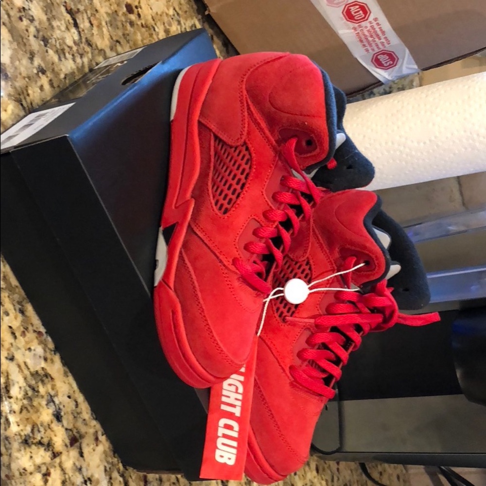 Never ever worn Jordan retro 5’s
